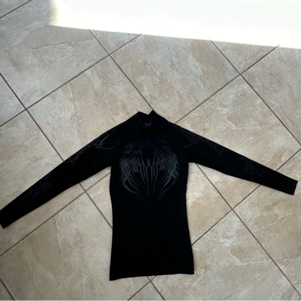 Black on black, Breathedivinity, Long Sleeve Compression - Picture 2 of 5